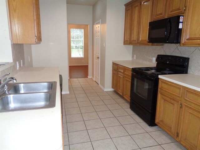 Foto del edificio - 2903 Plum Lake Dr