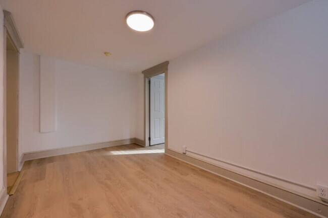 Foto del edificio - 40 W James St