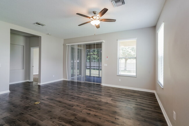 Foto del edificio - 7912 Camden Woods Dr