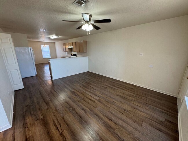 Foto del edificio - 1606 Dugger Cir