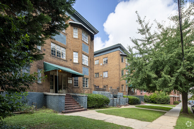 Foto del edificio - Montrose and Montclair Apartments