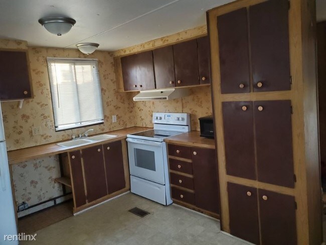 Building Photo - 3 br, 2 bath House - 1023 Phillips Rd