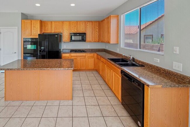 Foto del edificio - Stylish 4-Bedroom Rental in Rancho Sahuari...