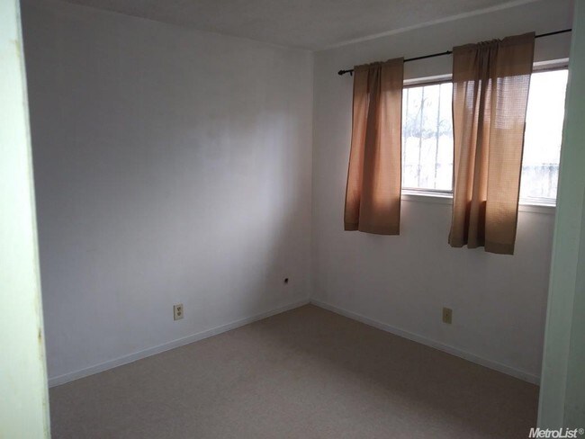 Building Photo - 8120 Tam O Shanter Dr