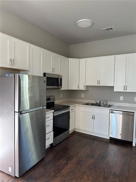 Building Photo - 3033 Pauger St