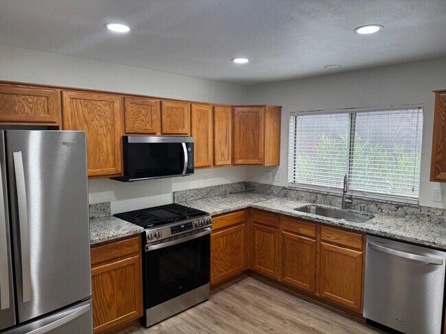 Foto del edificio - 55+ Summerlin Community - Single Story Home - Clean and Modern
