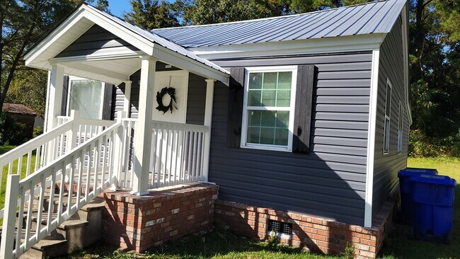 Building Photo - 5427 Pennsylvania Dr