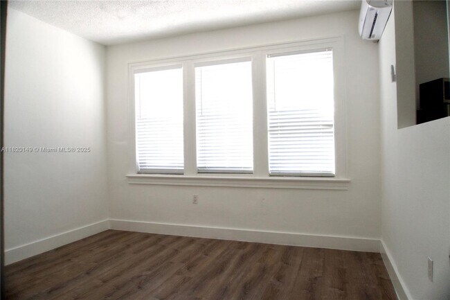 Foto del edificio - 501 SW 6th Ct