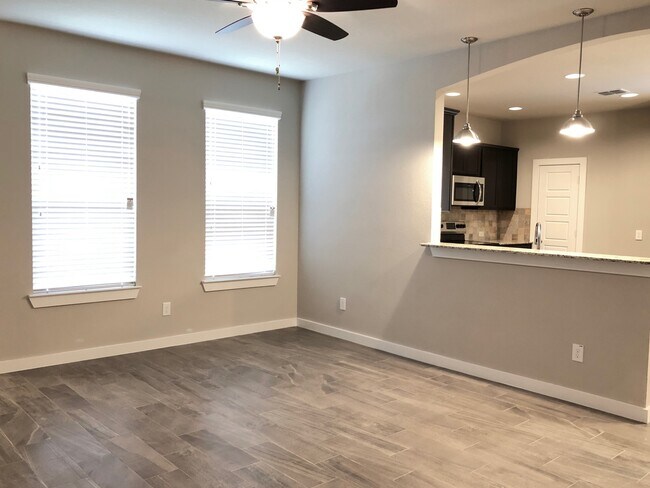 Foto del edificio - LUXURY 2 STORY DUPLEX LOCATED IN MIDLOTHIAN, TEXAS!