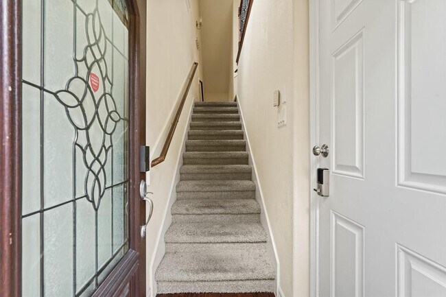 Foto del edificio - 868 Fisher St