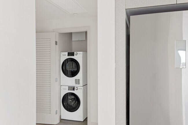 Interior Photo - La Vida Melrose