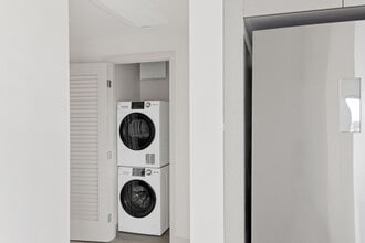 Interior Photo - La Vida Melrose