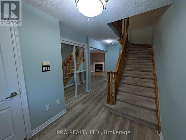 Building Photo - 44 Mistleflower Ct