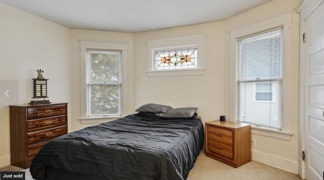 Building Photo - June 2023 ~ Cute 5 bedroom house. Spacious...
