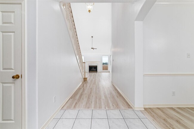 Foto del edificio - 304 Lago Vista St