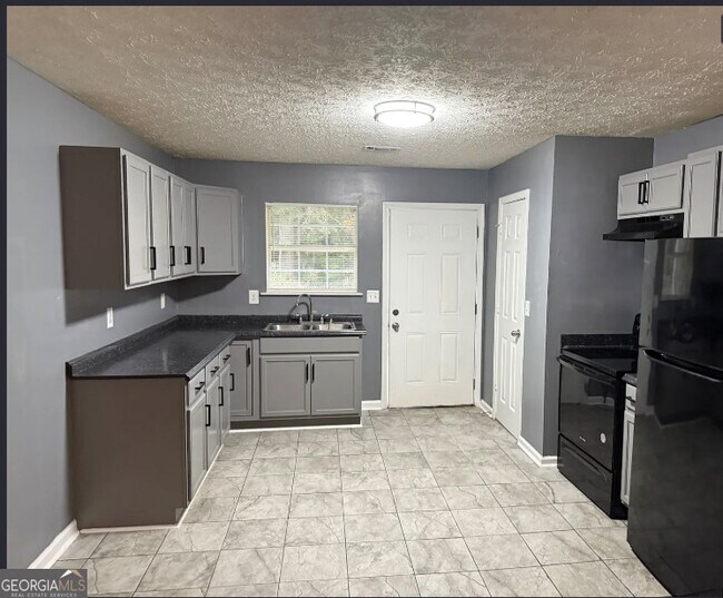 Building Photo - 6128 Green Acres Dr SW