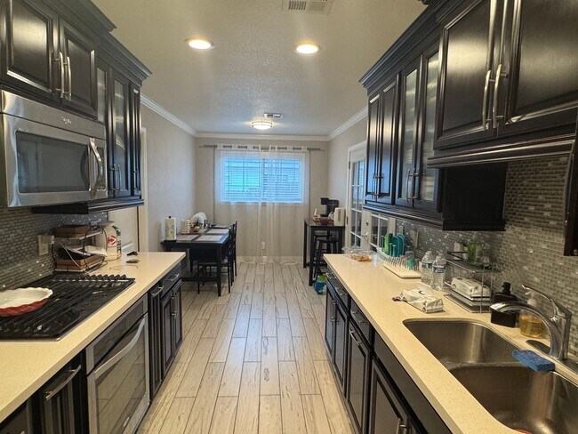 Foto del edificio - Home for Rent in Rio Linda