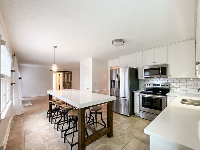 Foto del edificio - Experience Luxury Living: Welcome to a Chi...
