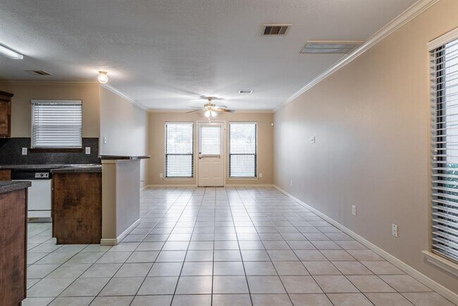 Building Photo - 4654 Phlox St