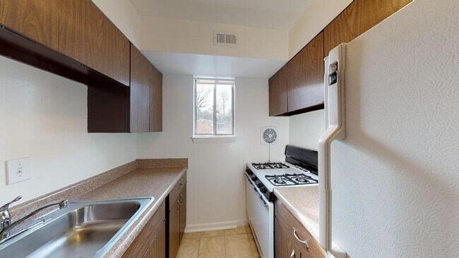 Building Photo - 4003 White Ave