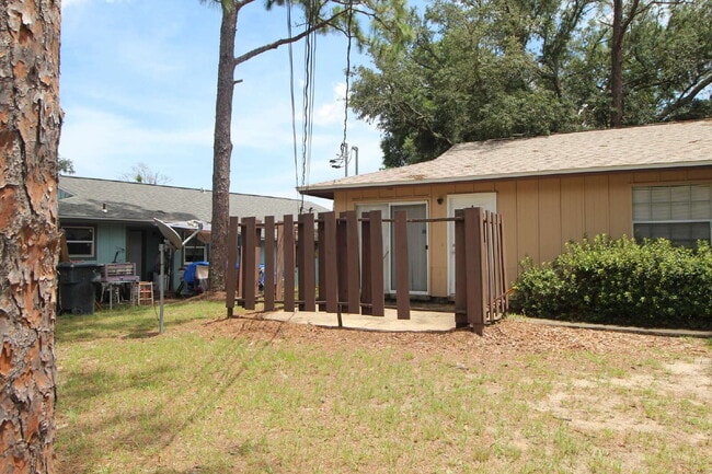 Building Photo - North Pensacola 2BR Duplex with Private Pa...