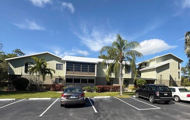 Foto del edificio - 800 NW Fork Rd