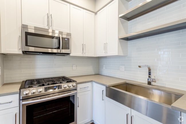 1BD, 1BA - Wright - Alas Over Lowry