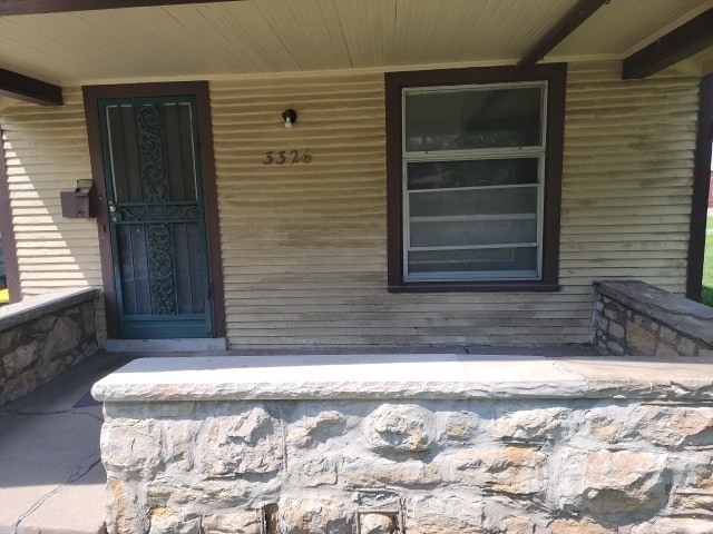 Building Photo - 3326 Gillham Rd
