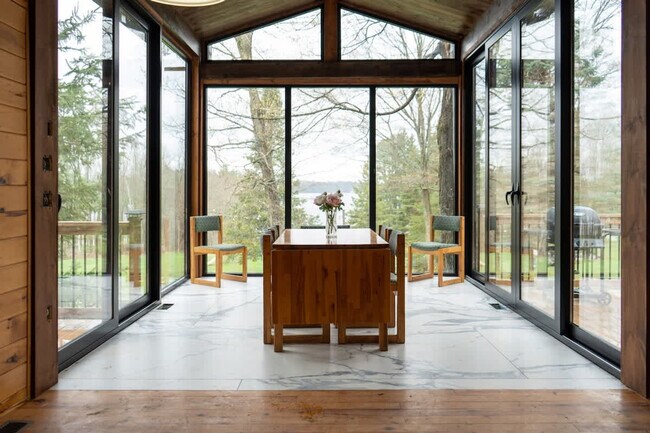 Photo du bâtiment - 2689 Muskoka District Road 118 West