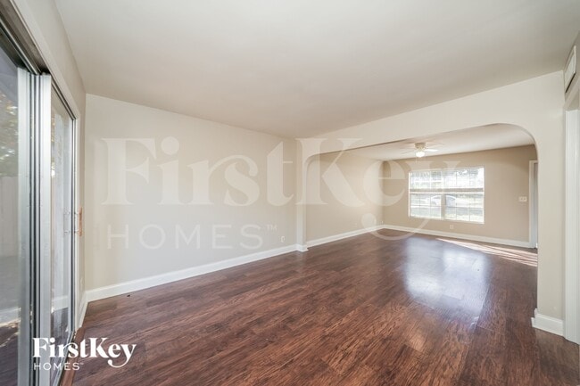 Foto del edificio - 5227 Adams Rd