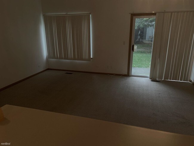 Building Photo - 2 br, 2.5 bath Apartment - 3520 Blue Ridge Ct