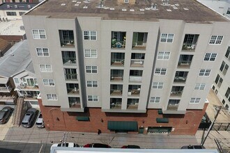Building Photo - 318 54th St