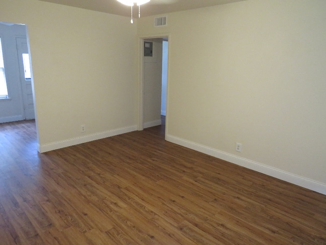 Photo - 419 Anton Dr House