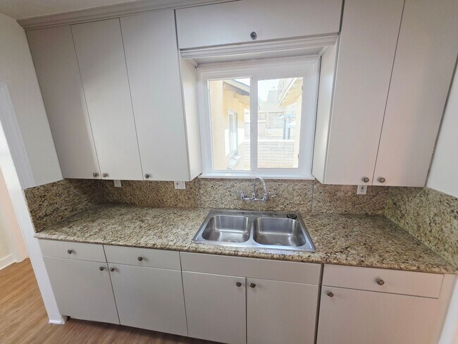 Foto del edificio - 449 W Harvard St