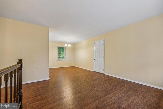 Foto del edificio - 8215 Mallory Terrace
