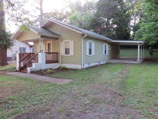 Building Photo - 2623 Tecoma Dr