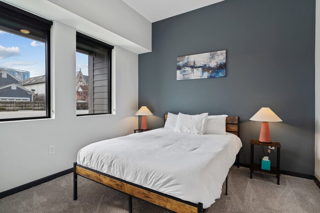 Building Photo - 423 E Michigan St