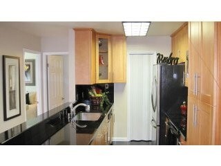 Kitchen - 235 Boardwalk Ave