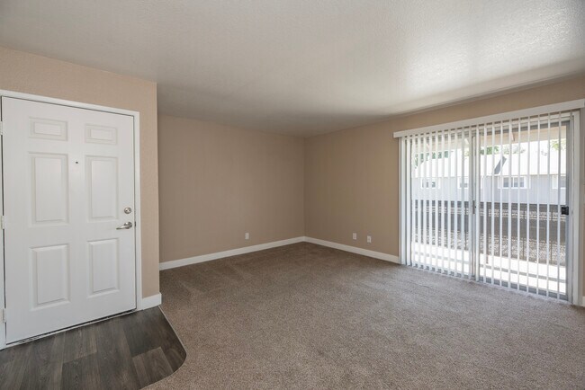 Living room - Meritage Apartments