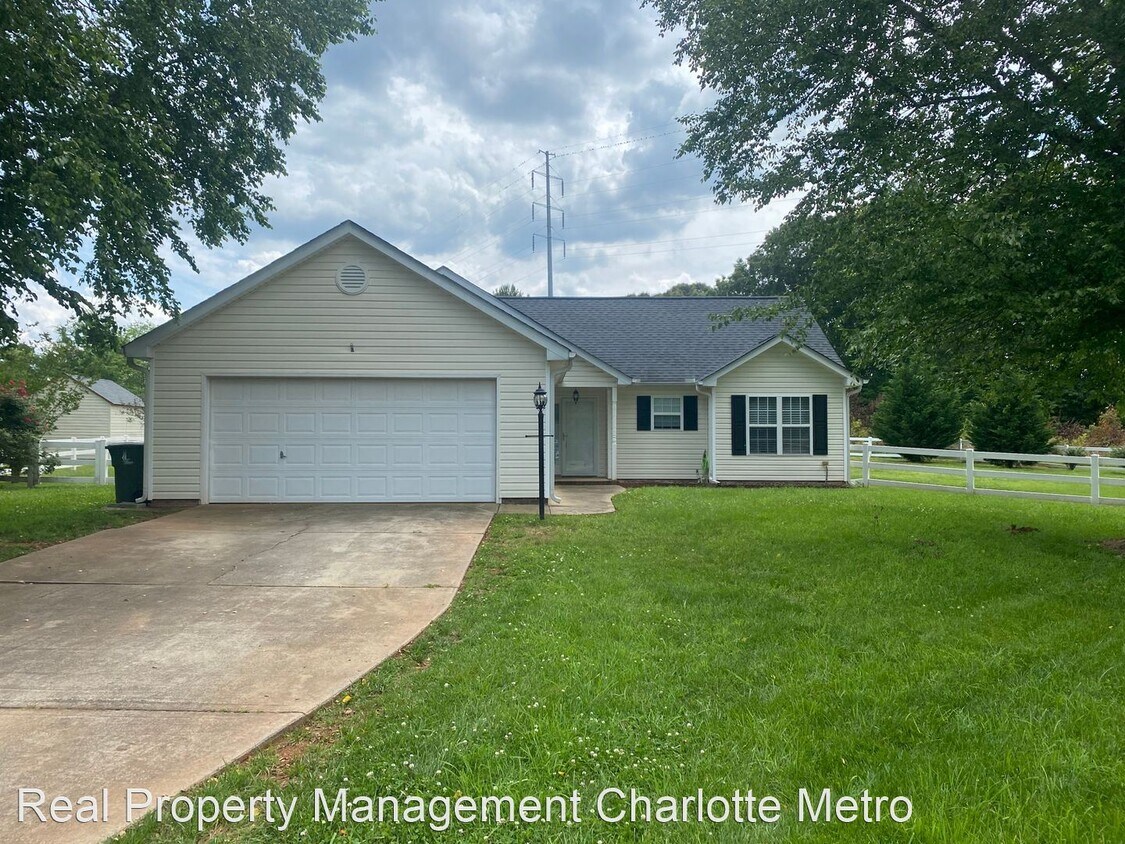 2000 Briarberry Ln, Monroe, NC 28112 House Rental in Monroe, NC