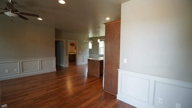 Building Photo - 2551 S Willow Grove Ln