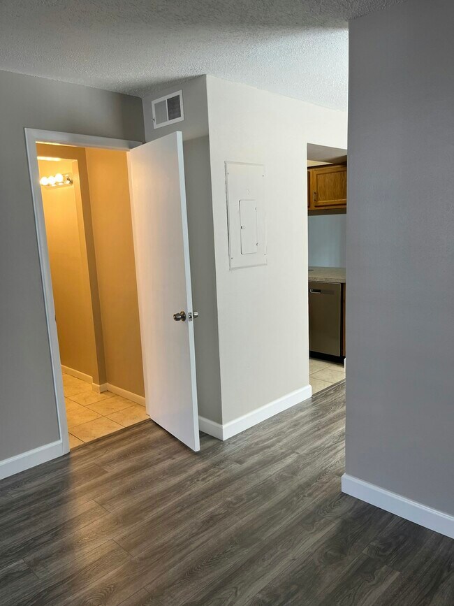 Building Photo - 5226 Sunridge Palms Dr