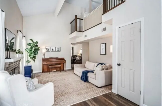 Building Photo - 4554 Meadow Pl