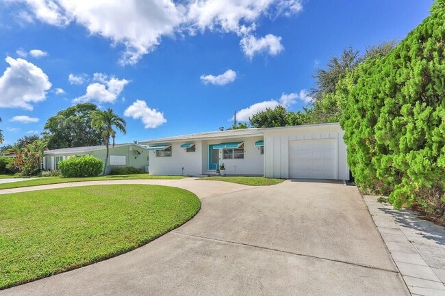 Photo - 1952 Circle Dr House