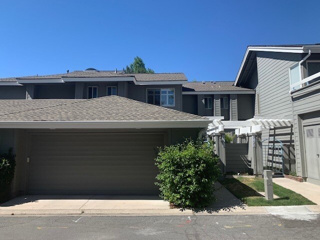 Building Photo - 3135 Wedgewood Court