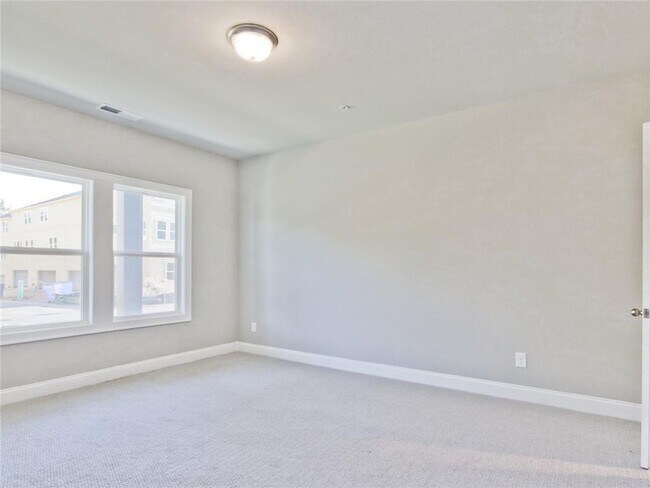 Building Photo - 1040 Knoxboro Ln