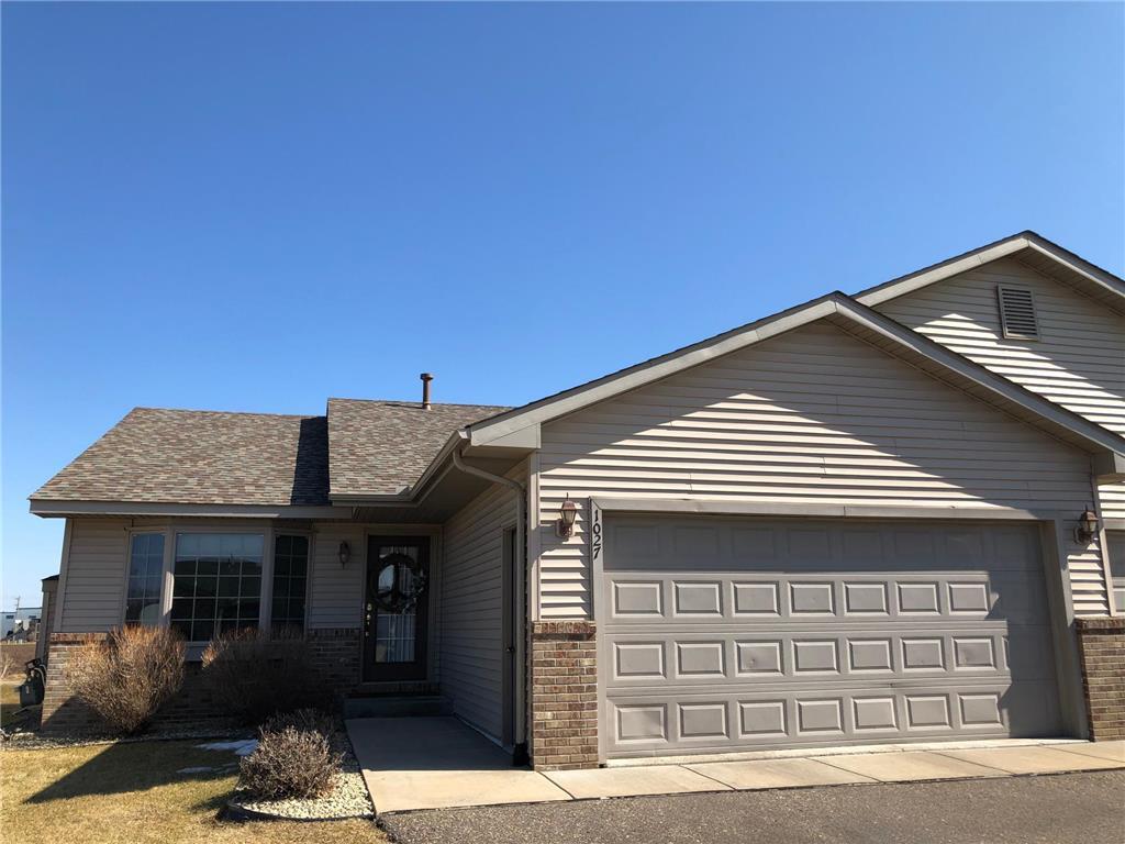 Foto principal - 1027 Tamarack Pl