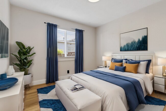 Foto del edificio - 2451 Byron St