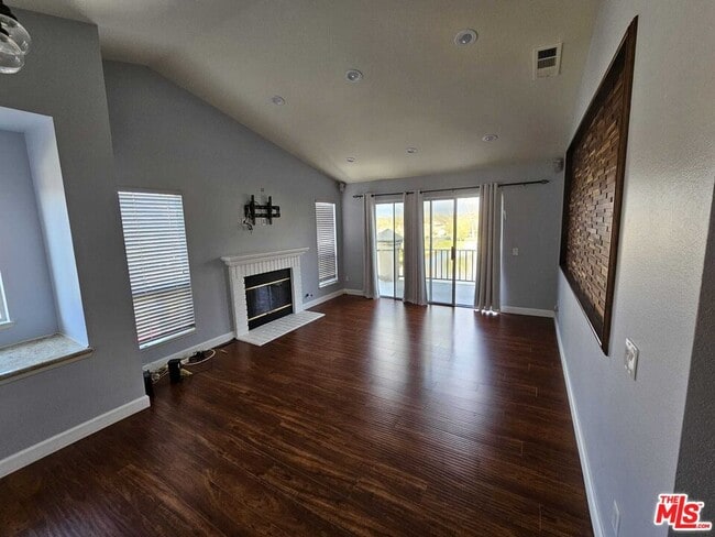 Building Photo - 290 Ridgeton Ln
