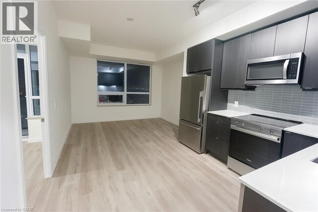 Photo du bâtiment - 3270 Sheppard Ave E